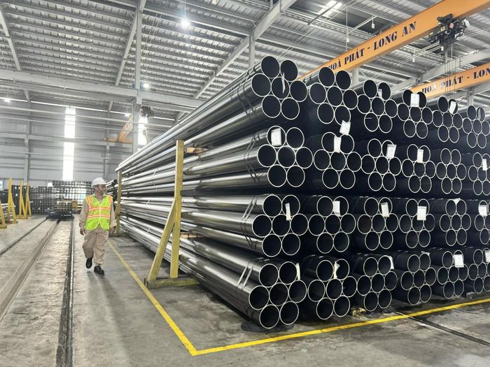 Hoạt động xuất nhập khẩu gia tăng. Ảnh: Nghi Trần.