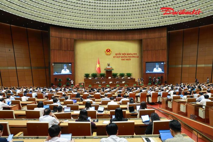 Toàn cảnh phiên họp. Ảnh: Quang Vinh