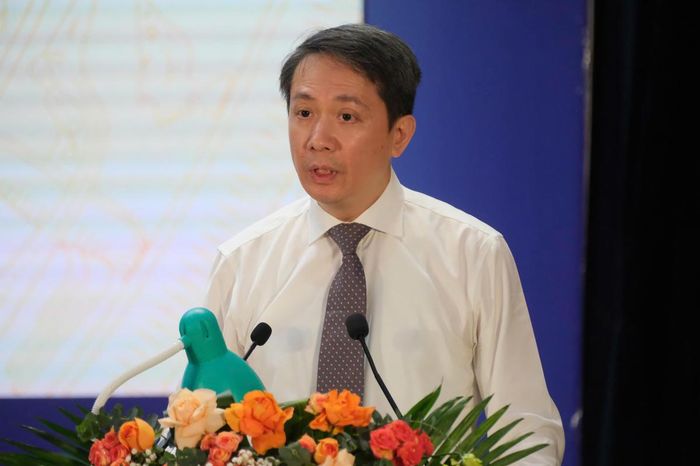 Thứ trưởng Bộ GDĐT Phạm Quang Hưng phát biểu tại hội nghị.