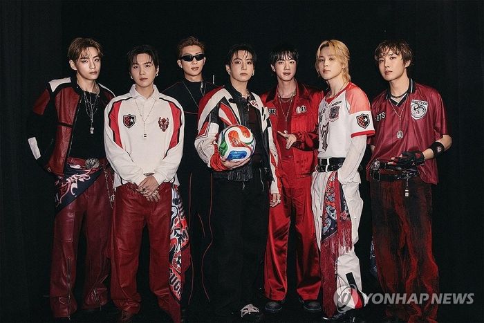  BTS cho rằng âm nhạc không nên bị giới hạn bởi khu vực. Do đó, họ không đồng tình với sự ra đời của hạng mục mới ở Grammy. Ảnh: Yonhap News. 