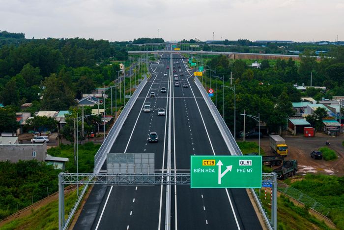 Dự án có 2 nút giao liên thông với cao tốc Biên Hòa - Vũng Tàu, đường ĐT991 (Võ Văn Kiệt) cùng các cầu vượt.