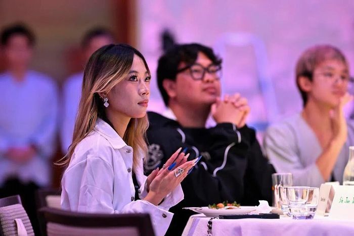  Thay vì chọn đầu tư bằng cổ phiếu, Chen Ee Hui (19 tuổi) chọn mua túi Birkin để kiếm lời xoay vòng. Ảnh: UOB. 