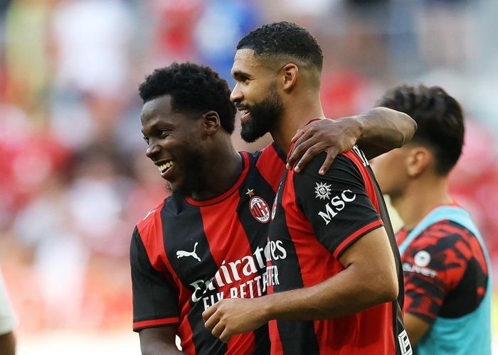  Milan bước vào mùa giải mới với mục tiêu trở lại Champions League sau một mùa bóng đáng thất vọng. 