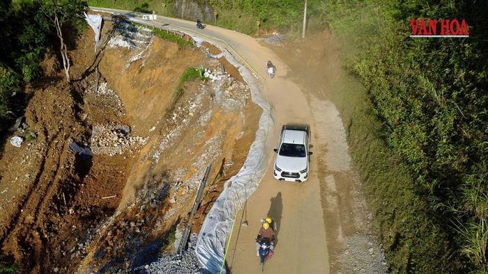 Việc khắc phục điểm sạt lở giúp đảm bảo an toàn cho phương tiện và du khách