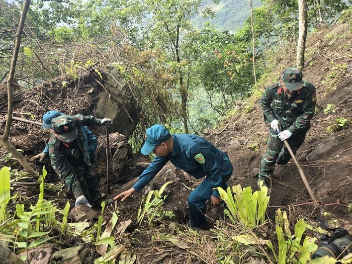 Tìm kiếm hài cốt liệt sĩ tại điểm cao 685