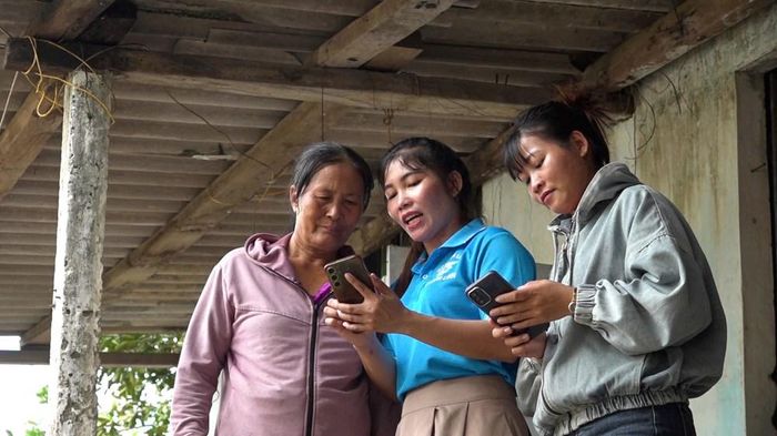 Phụ nữ dân tộc thiểu số ở xã Sơn Linh từng bước làm chủ công nghệ, mở rộng cơ hội phát triển sinh kế