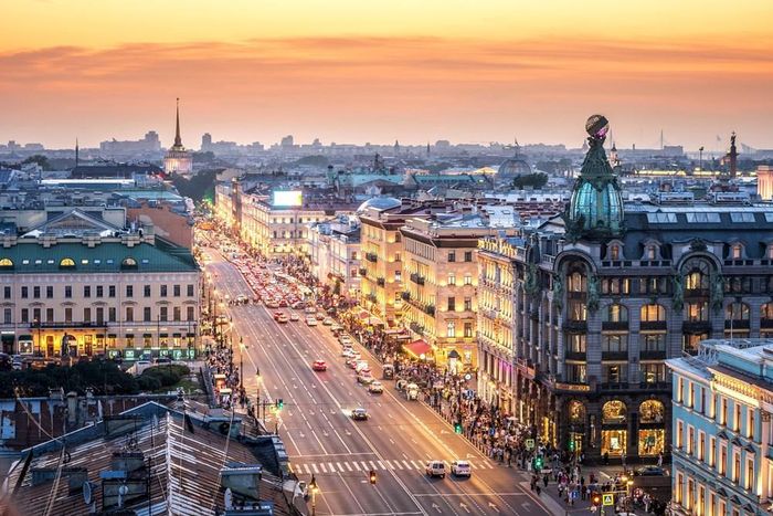 Saint Petersburg thường được gọi bằng tên “Thủ đô phương Bắc” của nước Nga, mang vẻ đẹp vừa cổ kính, vừa hiện đại