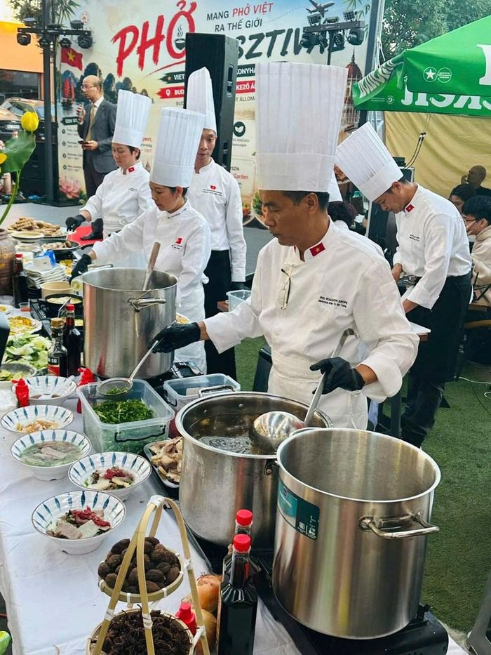 Đằng sau phở là một hệ sinh thái. Ảnh: TGCC