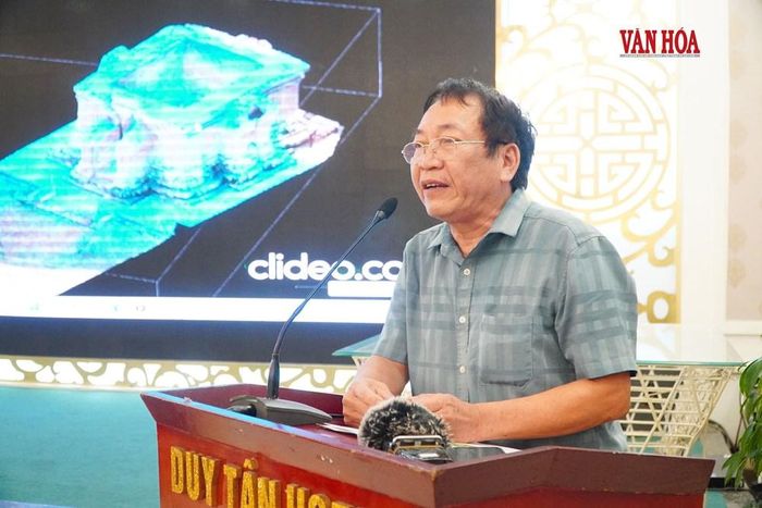 Kỹ sư Lê Văn Quảng, nguyên Giám đốc Phân viện Khoa học công nghệ và xây dựng miền Trung chia sẻ về phương án bảo tồn di tích Tháp Chăm Phú Diên. Ảnh: S.Thùy