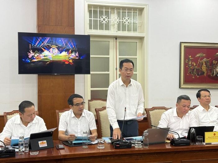 Giám đốc Sở VHTTDL tỉnh Điện Biên Trần Hải Hà trình bày báo cáo
