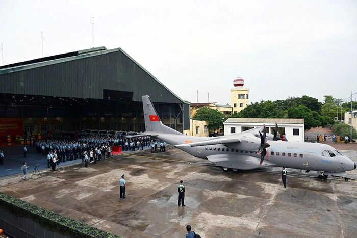 Máy bay vận tải quân sự CASA C-295 vào vị trí