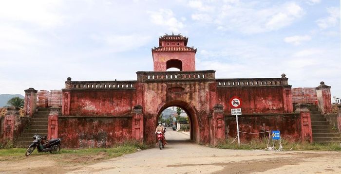 Hệ thống thành cổ gồm 4 cổng thành xây giống nhau gồm: Đông môn, Tây môn, Tiền môn, Hậu môn. Ảnh: Xuân Triệu - TTXVN