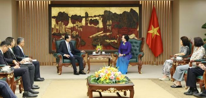 Bí thư Trung ương Đảng, Phó Thủ tướng Chính phủ Phạm Thị Thanh Trà tiếp Đại sứ Trung Quốc tại Việt Nam Hà Vĩ. ( Ảnh: chinhphu.vn/Thu Giang)