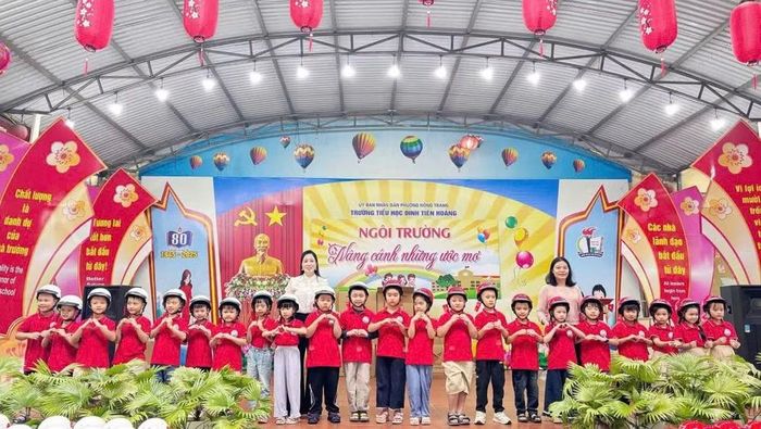 Giờ ngoại khóa của Trường tiểu học Đinh Tiên Hoàng, phường Nông Trang, tỉnh Phú Thọ. (Ảnh do trường cung cấp)