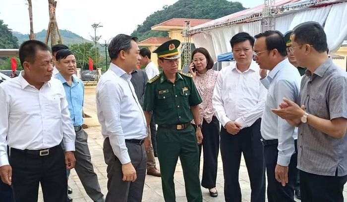 Tại 2 trường học biên giới thuộc xã Yên Sơn và Lóng Phiêng, tỉnh Sơn La đã thành lập các đoàn công tác kiểm tra công tác chuẩn bị để bảo đảm cho ngày khánh thành và vận hành thử được bảo đảm đúng kế hoạch. (Ảnh: QUÀNG HÙNG)