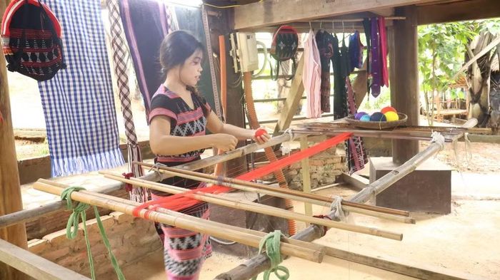 Công tác bảo tồn văn hóa dân tộc đang được thực hiện tốt. (Ảnh: KHÔI MINH)