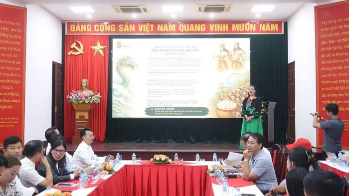 Nhiều sản phẩm du lịch mới được giới thiệu. (Ảnh: KHÔI MINH)