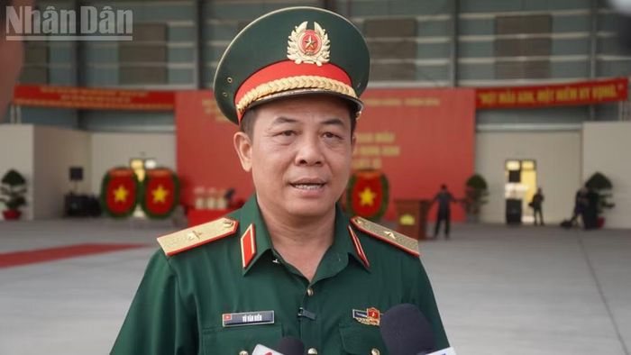 Thiếu tướng Vũ Văn Điền, Tư lệnh Bộ Tư lệnh Thành phố Hồ Chí Minh.