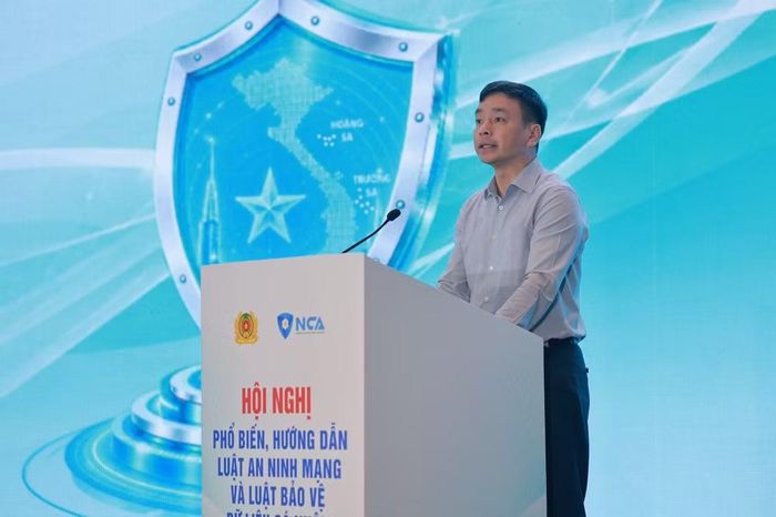 Trung tướng Lê Xuân Minh, Cục trưởng Cục An ninh mạng và phòng, chống tội phạm sử dụng công nghệ cao, Bộ Công an phát biểu khai mạc hội nghị. (Ảnh: BTC)