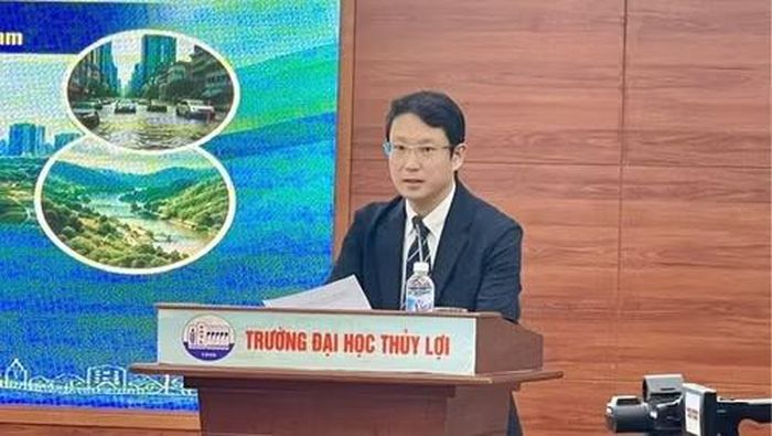Ông Kobayashi Kenichi, Phó trưởng đại diện Cơ quan Hợp tác Quốc tế Nhật Bản (JICA) Việt Nam phát biểu tại hội thảo. (Ảnh: JICA)