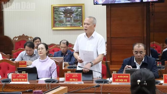 Giám đốc Sở Y tế tỉnh Đắk Lắk Nay Phi La tại một cuộc họp của Ủy ban nhân dân tỉnh. (Ảnh: Nguyễn Công Lý)