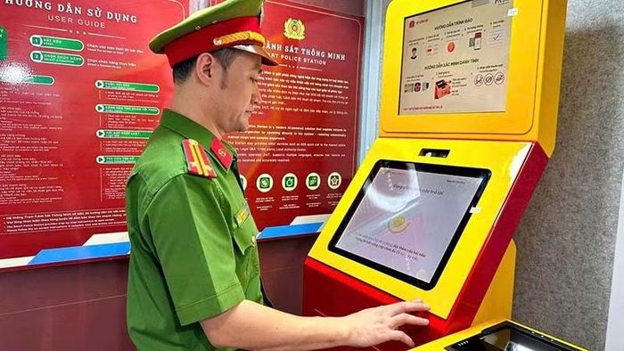 Kiosk hỗ trợ tương tác, tiếp nhận phản ánh, kiến nghị của người dân tới cơ quan Công an xử lý. (Ảnh: Công an Thanh Hóa)