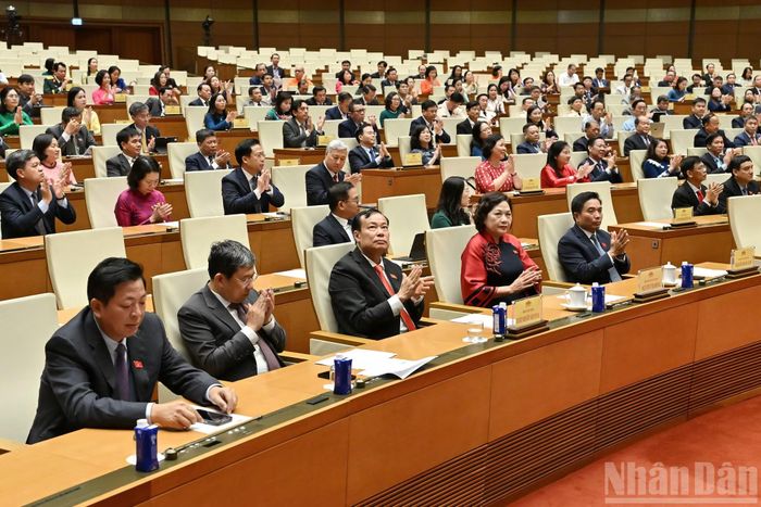 Các đại biểu tham dự buổi lễ.