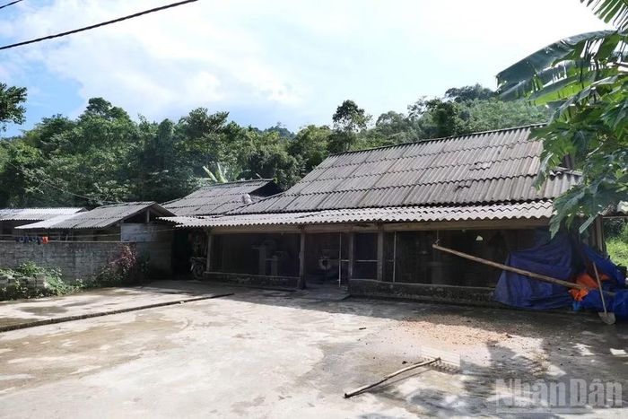 Ngôi nhà gia đình ông Hầu Sào Chung sẽ được di chuyển để phục vụ công tác tìm kiếm, quy tập hài cốt liệt sĩ.
