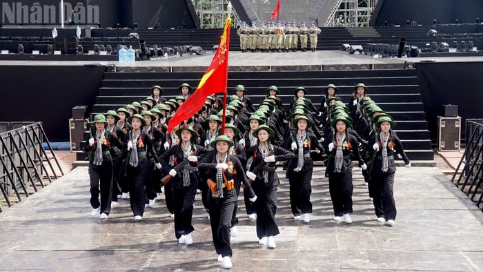 Khối Nữ du kích miền nam tham gia chương trình "Tổ quốc trong tim".
