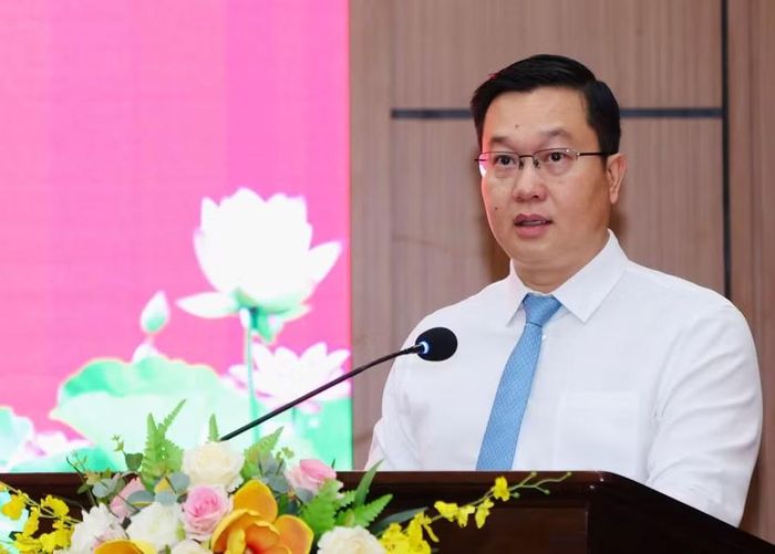 Đồng chí Trần Đăng Quỳnh, Ủy viên dự khuyết Trung ương Đảng, Phó Bí thư Thường trực Tỉnh ủy phát biểu tại hội nghị.