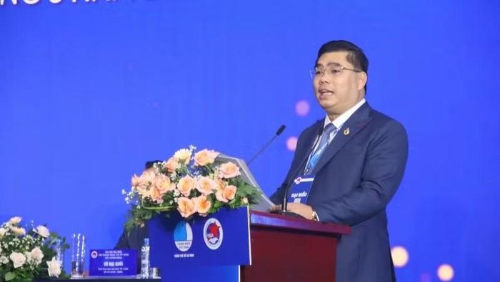 Ông Phan Tấn Đạt, Chủ tịch Hội Doanh nhân trẻ Thành phố Hồ Chí Minh nhiệm kỳ I phát biểu tại đại hội. (Ảnh: CAO TÂN)