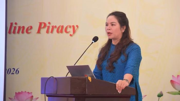 Phó Cục trưởng Cục Bản quyền tác giả Phạm Thị Kim Oanh thông tin về tình hình thực thi bản quyền tại Việt Nam. (Ảnh: P.SỸ)