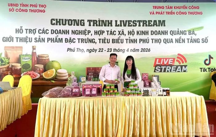 Chương trình livestream quảng bá sản phẩm đặc trưng tỉnh Phú Thọ. (Ảnh BCT cung cấp)