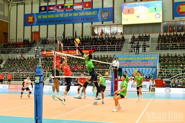 Trận đội tuyển bóng chuyền Quân đội nhân dân Việt Nam và đội bóng chuyền quân đội Myanmar thi đấu ngay sau Lễ khai mạc.