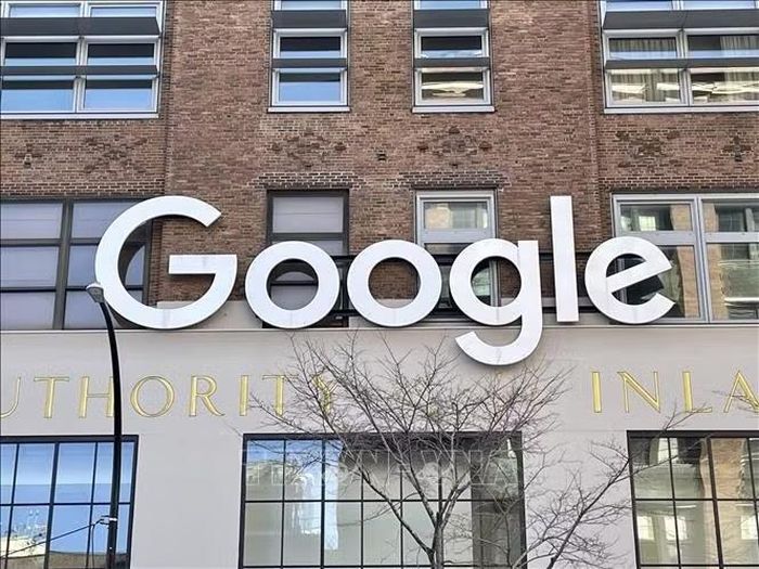 Biểu tượng Google tại văn phòng ở New York, Mỹ. (Ảnh: Kyodo/TTXVN)