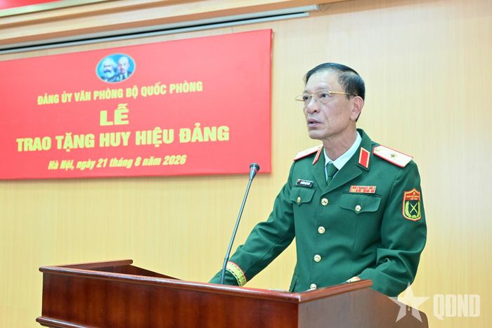 Thiếu tướng Nguyễn Ngọc Đoàn phát biểu.