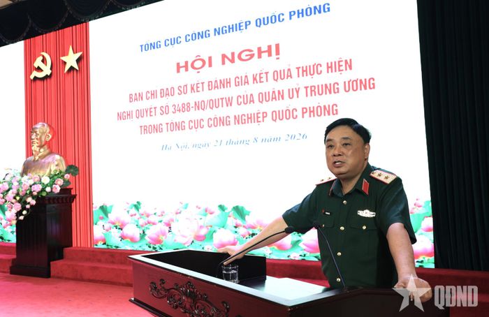 Trung tướng Hồ Quang Tuấn điều hành thảo luận tại hội nghị.