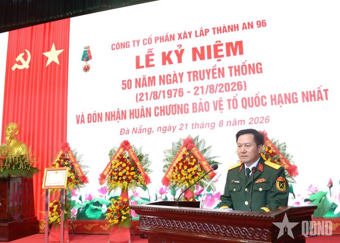  Đại tá Phan Xuân Bằng, Bí thư Đảng ủy, Chủ tịch Hội đồng quản trị Công ty Cổ phần Xây lắp Thành An 96 phát biểu.  