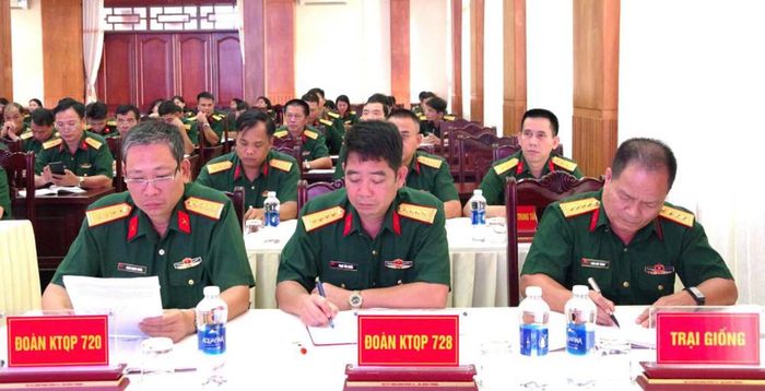 Các đại biểu tham dự hội nghị. 