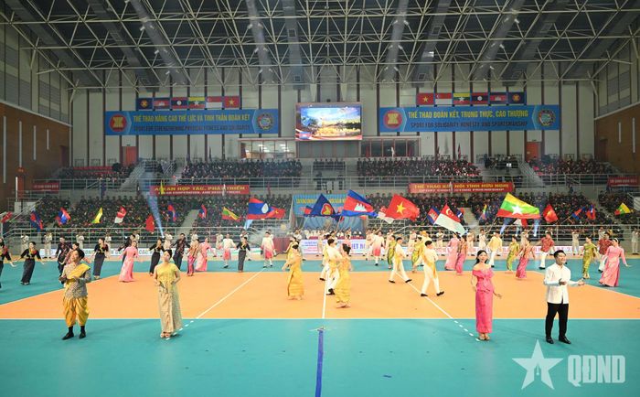 Tiết mục nghệ thuật tại lễ khai mạc.