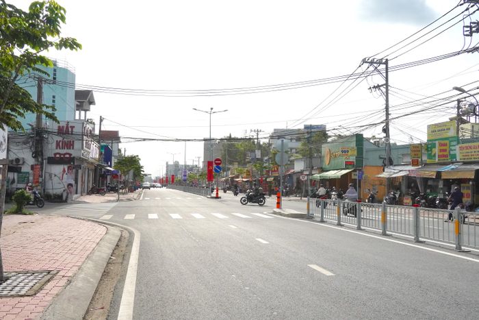 Đường Lò Lu hôm nay có mặt cắt ngang rộng 25m (Ảnh PHƯƠNG UYÊN)
