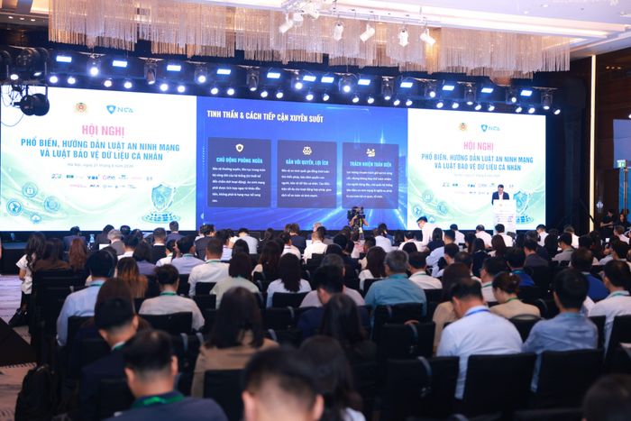  Đại biểu trình bày chuyên đề tại hội nghị. Ảnh: THANH PHƯƠNG 