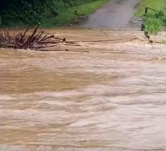  Nước dâng cao khiến một ngầm tràn ở xã Đồng Lương (tỉnh Thanh Hóa) bị ngập 