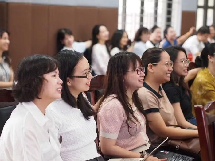 Giáo viên chủ nhiệm của trường THCS Giảng Võ tại buổi tập huấn đầy ý nghĩa.
