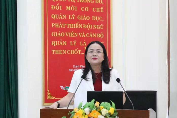 Bà Lê Thị Hương, Giám đốc Sở GD&ĐT Quảng Trị nhấn mạnh những nhiệm vụ trọng tâm cần thực hiện trong năm học mới.