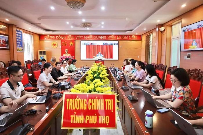 Trường Chính trị tỉnh Phú Thọ tham gia tập huấn, bồi dưỡng phương pháp, kỹ năng giảng dạy theo mô hình giảng viên - học viên đồng kiến tạo tri thức, giá trị mới.