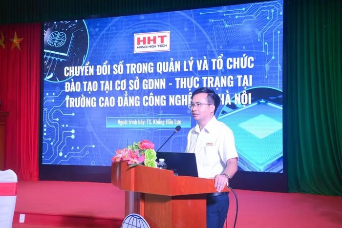 TS Khổng Hữu Lực chia sẻ kinh nghiệm chuyển đổi số trong quản lý và tổ chức đào tạo đối với cơ sở giáo dục nghề nghiệp.