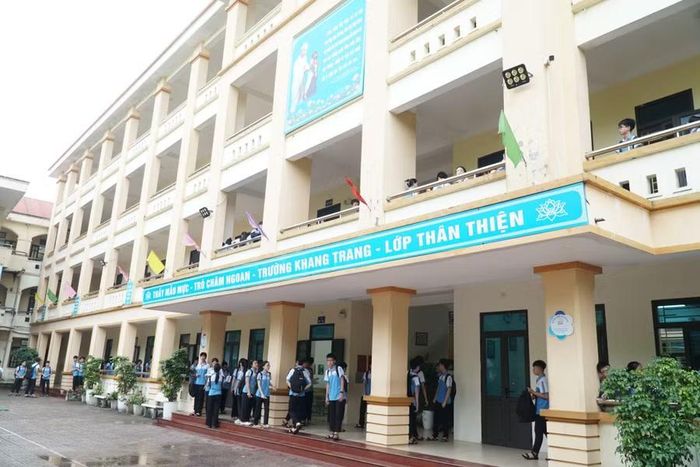 Đây là lần đầu tiên phường Trường Vinh (Nghệ An) tổ chức thi thử vào lớp 10 cho học sinh 7 trường THCS trên địa bàn. Ảnh: Hồ Lài