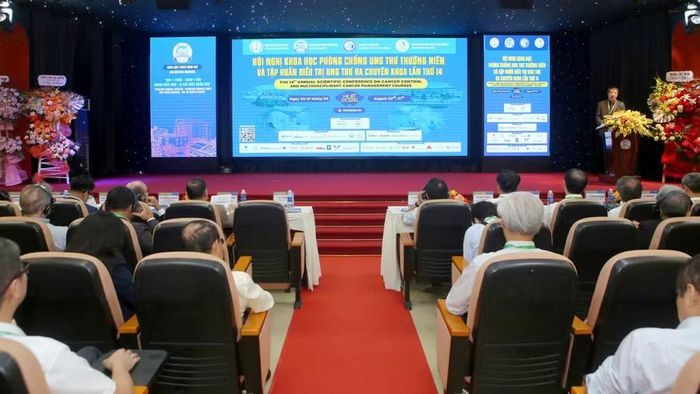 Tại Hội nghị đã công bố sự kiện Bệnh viện Trung ương Huế lần đầu tiên được quốc tế xếp hạng là Bệnh viện chuyên khoa tốt nhất Châu Á - Thái Bình Dương trong lĩnh vực Ung thư.