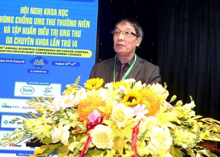 PGS.TS Bùi Diệu – Chủ tịch Hội Ung thư Việt Nam phát biểu.